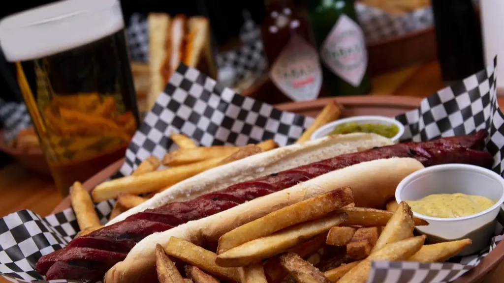 Can You Eat Junk Food and Still Lose Weight - Hot dog