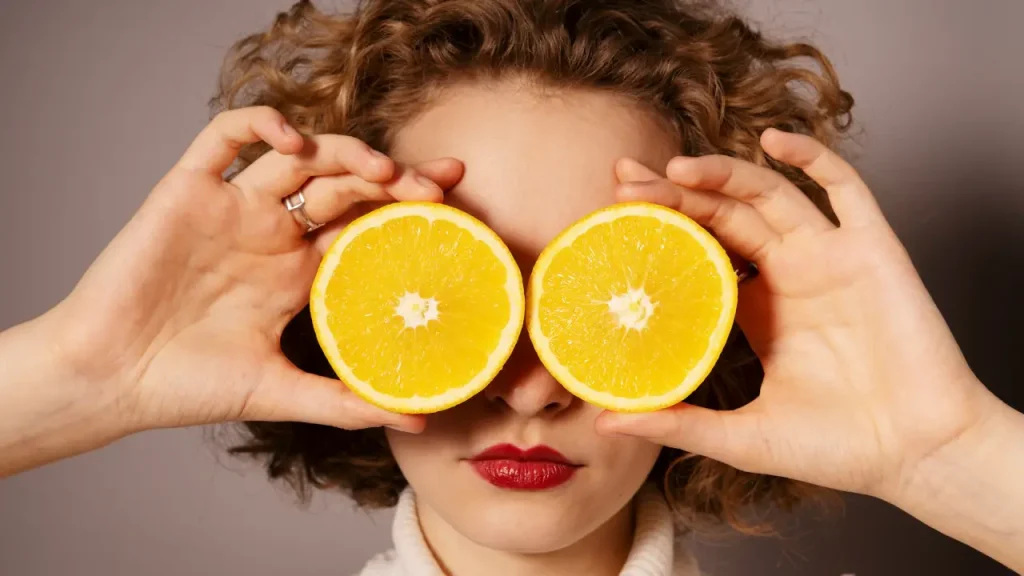 Detox Your Body to Lose Weight - Lady holding fruit