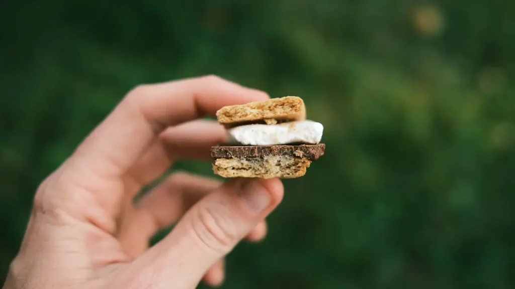 Late Night Eating - snacking